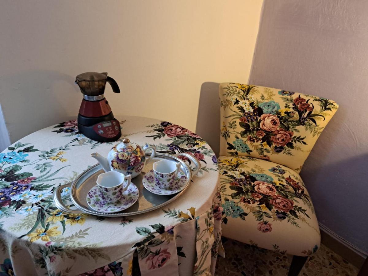 Hotel Casa Luci D'Alba Monzambano Esterno foto