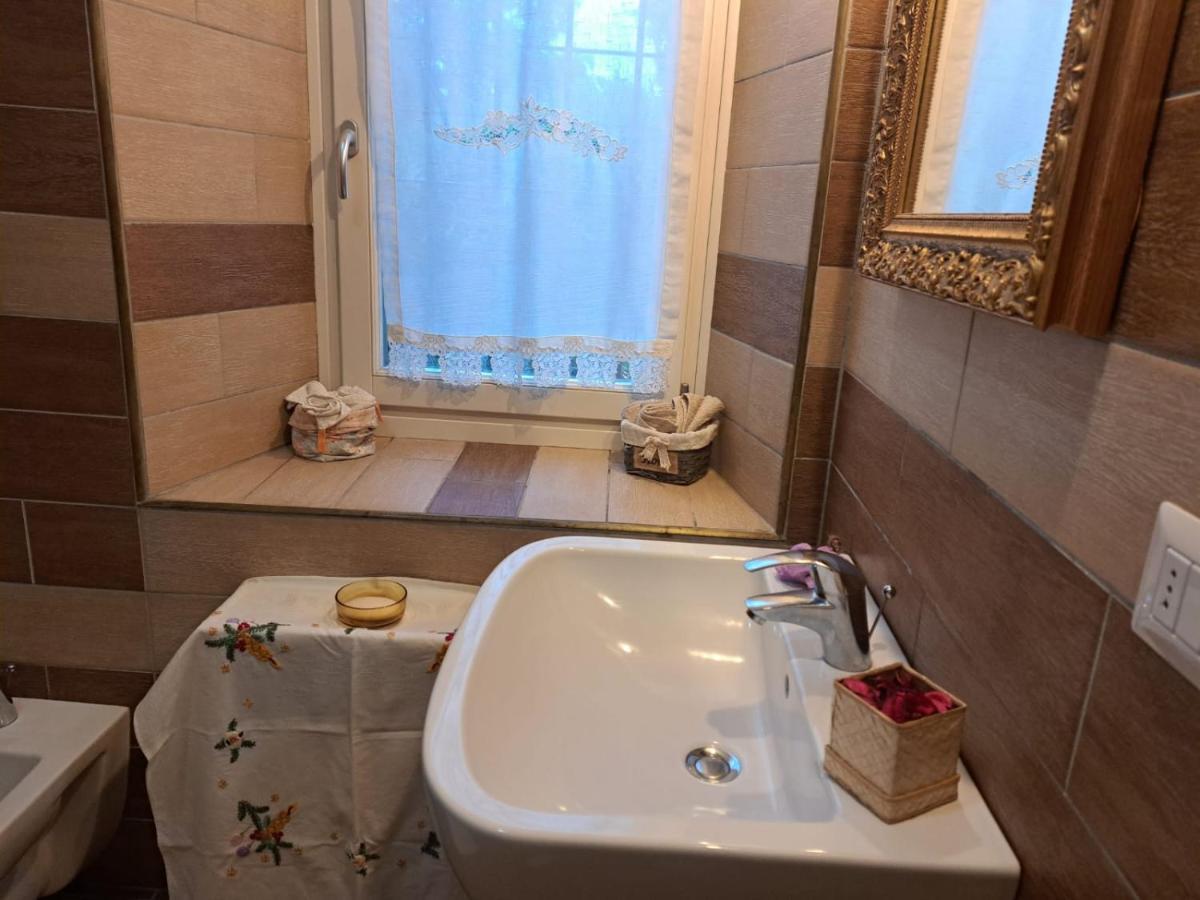 Hotel Casa Luci D'Alba Monzambano Esterno foto